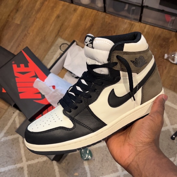 Nike AIR JORDAN Retro High DARK MOCHA 👟😈 - Picture 1 of 1